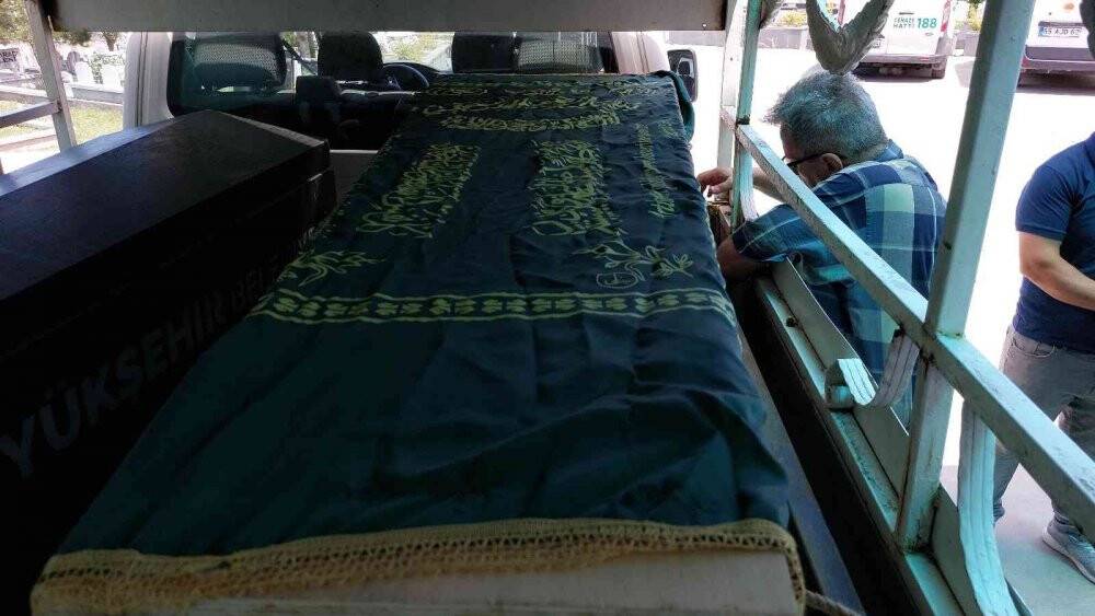 8 çocuk annesi kadın, keneden hayatını kaybetti