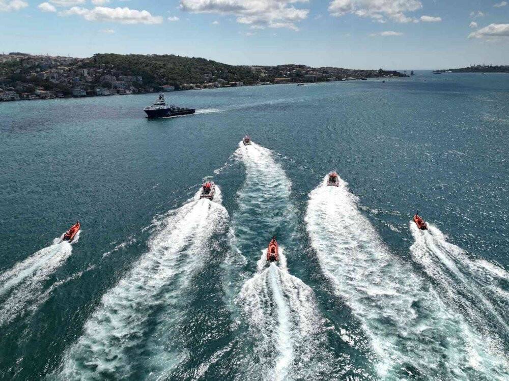 Kıyı Emniyeti Boğaz’da saygı seyri gerçekleştirdi