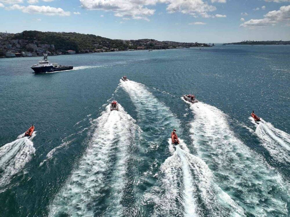 Kıyı Emniyeti Boğaz’da saygı seyri gerçekleştirdi