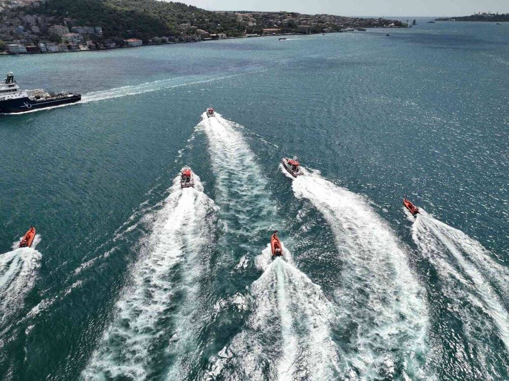 Kıyı Emniyeti Boğaz’da saygı seyri gerçekleştirdi