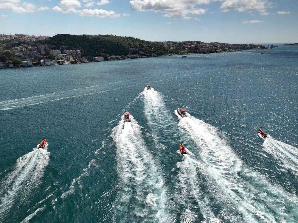 Kıyı Emniyeti Boğaz’da saygı seyri gerçekleştirdi