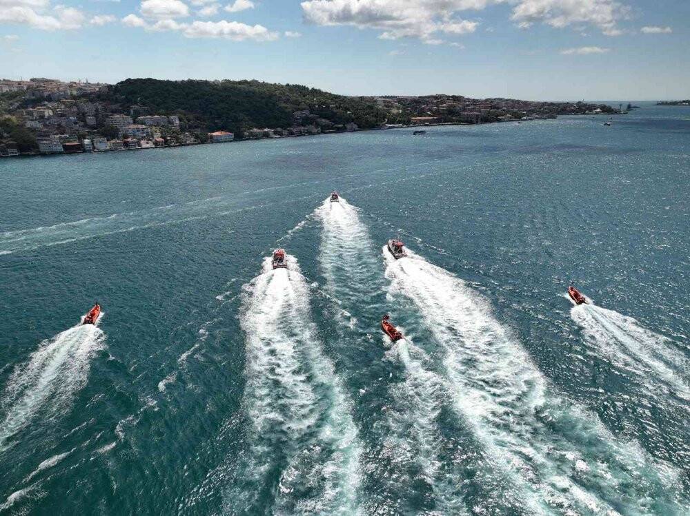 Kıyı Emniyeti Boğaz’da saygı seyri gerçekleştirdi