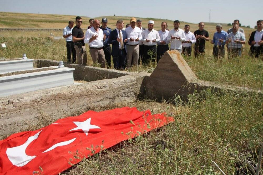 Malazgirt’te şehit mezarları ziyaret edildi