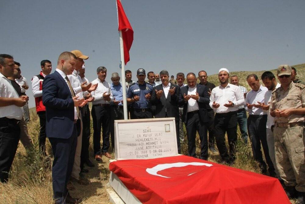 Malazgirt’te şehit mezarları ziyaret edildi