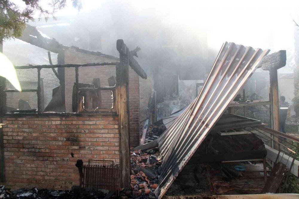 Odada her şey yandı, ‘Besmele’ yazısı yanmadı