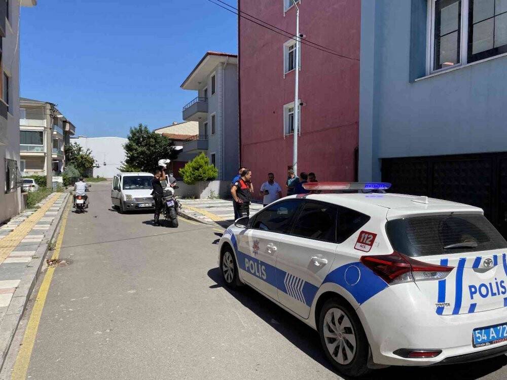 Parasının çalındığını iddia eden patron çalışanı sokak ortasında darp etti