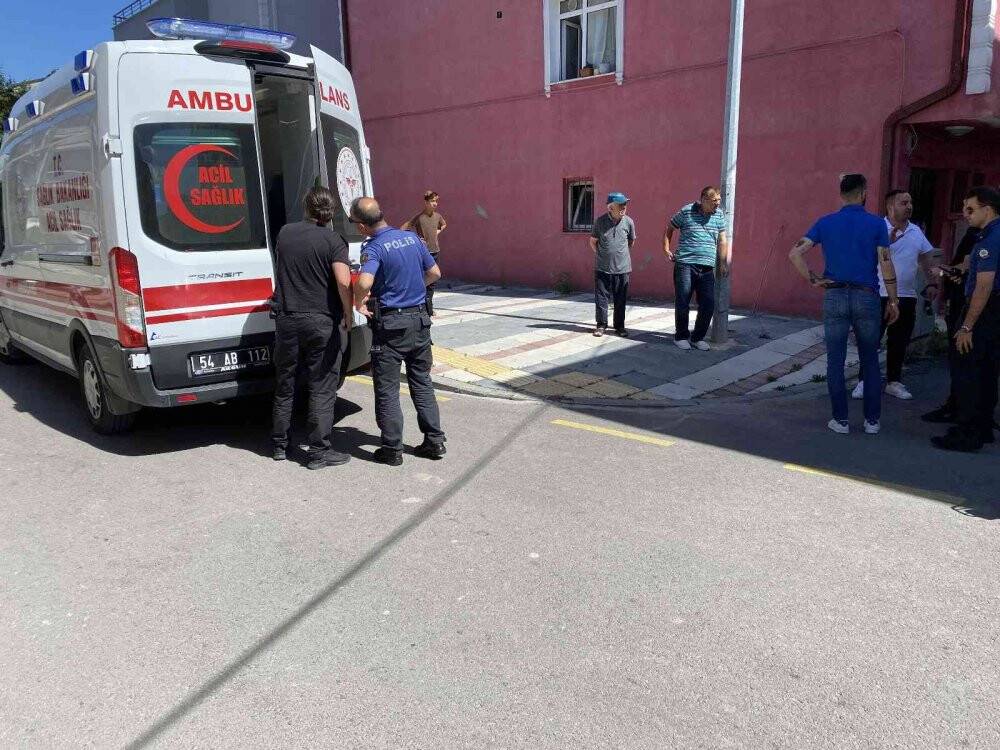 Parasının çalındığını iddia eden patron çalışanı sokak ortasında darp etti