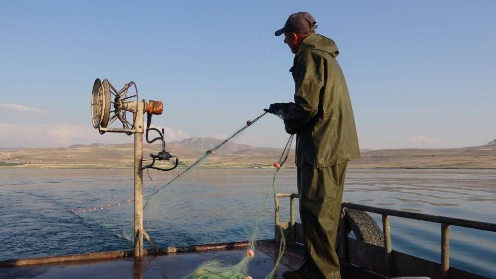 Van Gölü balıkçıları “Vira Bismillah” dedi