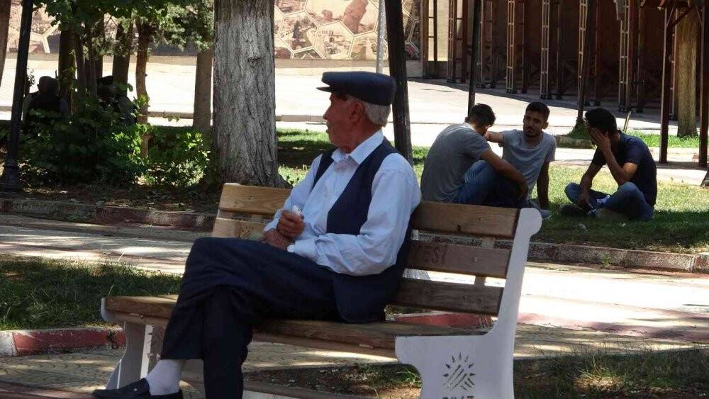 Adıyaman’da araç termometreleri 49’u gördü