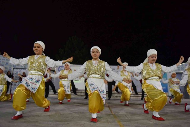 Erguvan Halk Oyunları kursu ile yöresel kültürler Yıldırım’da yaşatılıyor