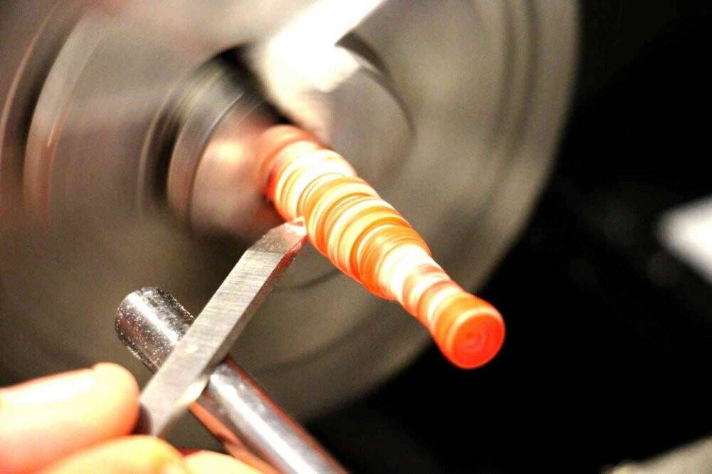 Atanamadı, şimdi dünyaya tespih pazarlıyor