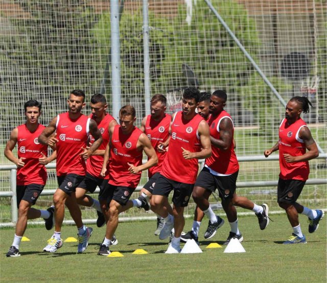 Antalyaspor, hazırlıklarına tesislerinde devam etti