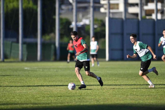 Bursaspor günü çift kale maçla tamamladı