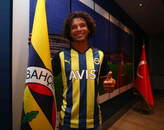 Fenerbahçe Willian Arao transferini duyurdu