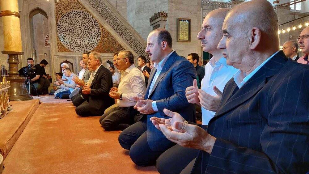 İlhan Varank şehadetinin 6’ncı yılında mezarı başında anıldı