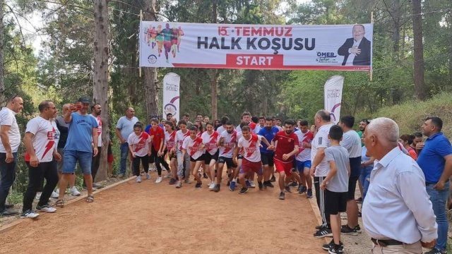 Milli atlet Nagihan Karadere, ’15 Temmuz Halk Koşusu’na katıldı