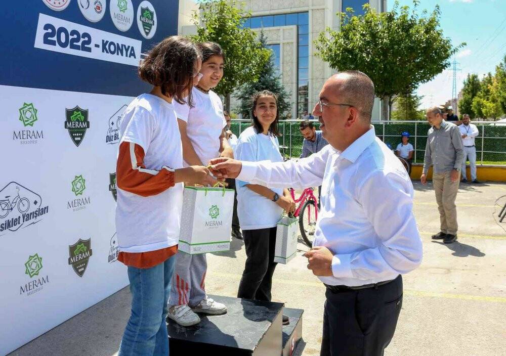Meram’da Düz Bisiklet Yarışları başladı