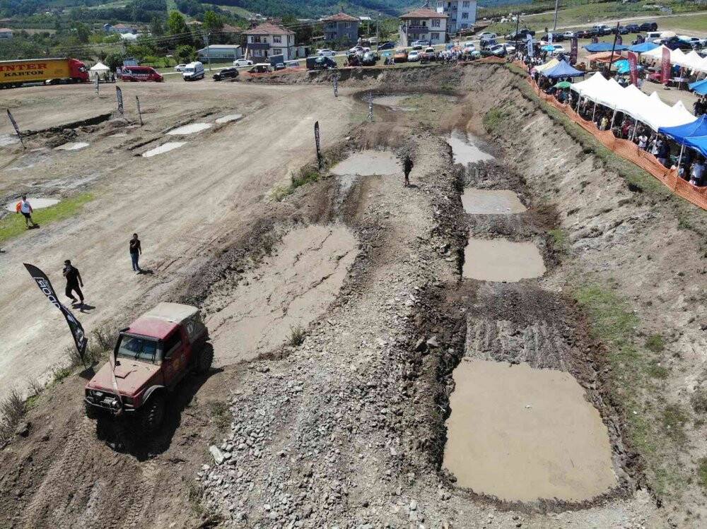 Off-road yarışları heyecanlı anlara sahne oldu