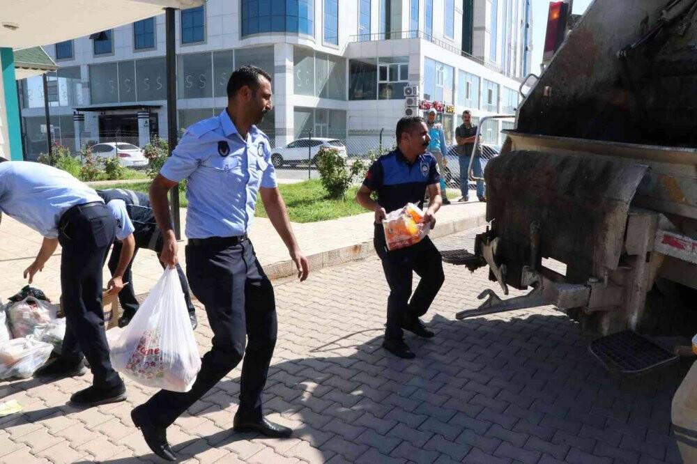 Şanlıurfa’da son kullanma tarihi geçmiş bin 470 ürün ele geçirildi