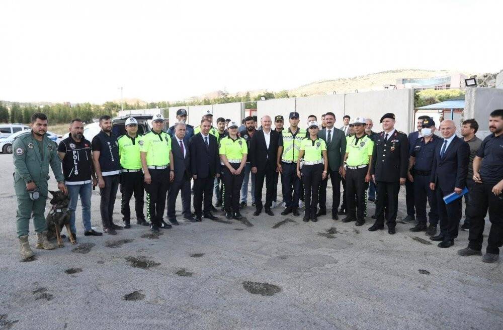 Soylu:  Geçmiş bayram tatillerine oranla yüzde 50'nin üzerinde trafik yoğunluğu var