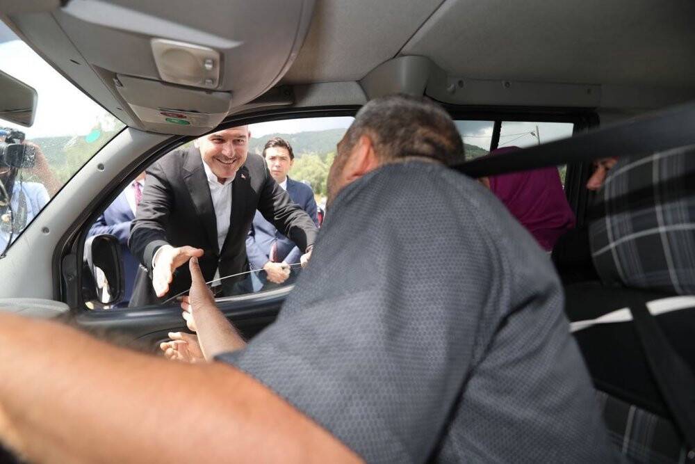 Soylu:  Geçmiş bayram tatillerine oranla yüzde 50'nin üzerinde trafik yoğunluğu var