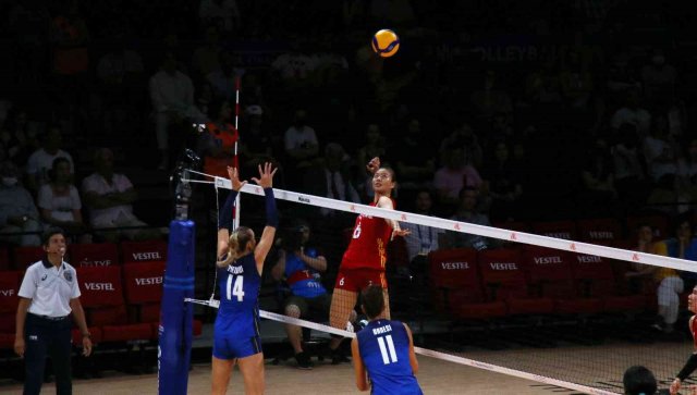 FIVB Kadınlar Milletler Ligi: İtalya: 3 - Çin: 1