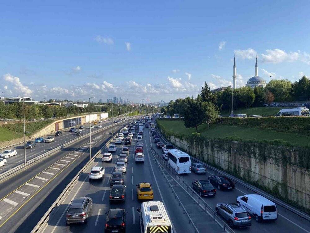 İstanbul’da bayram dönüşü trafik yoğunluğu oluştu