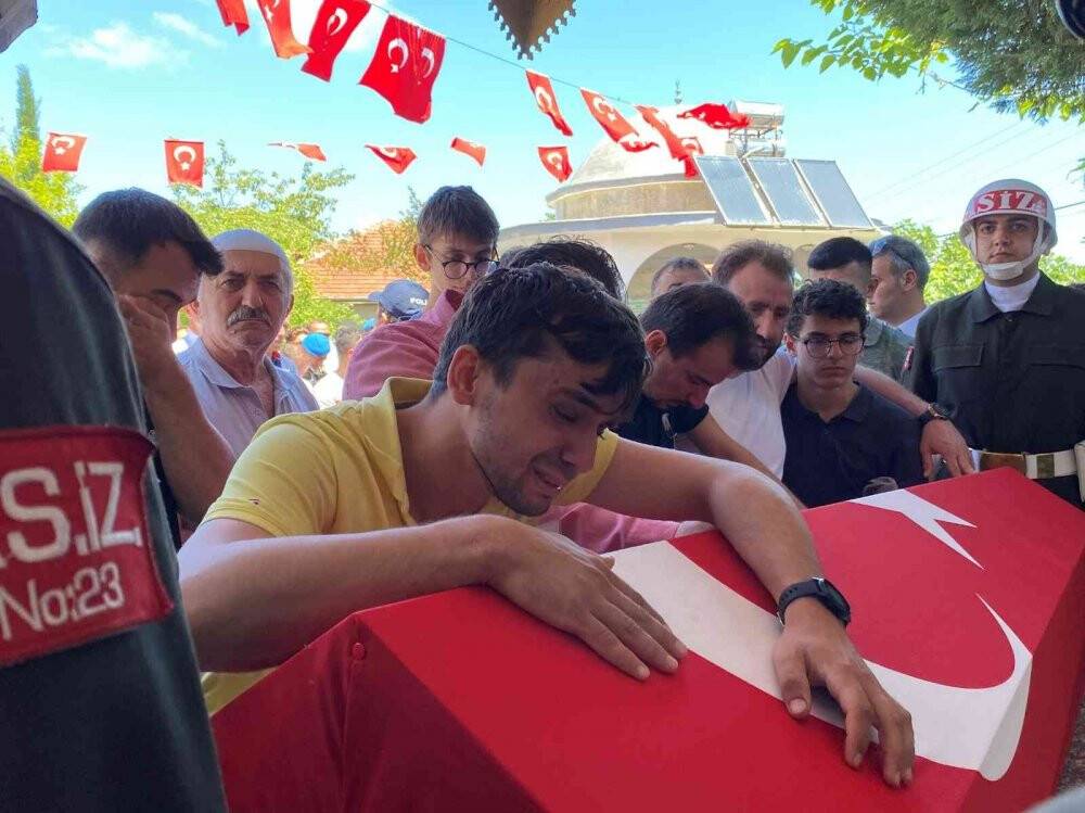 Şehit Teğmen Ömer Faruk Civelek, son yolculuğuna uğurlandı