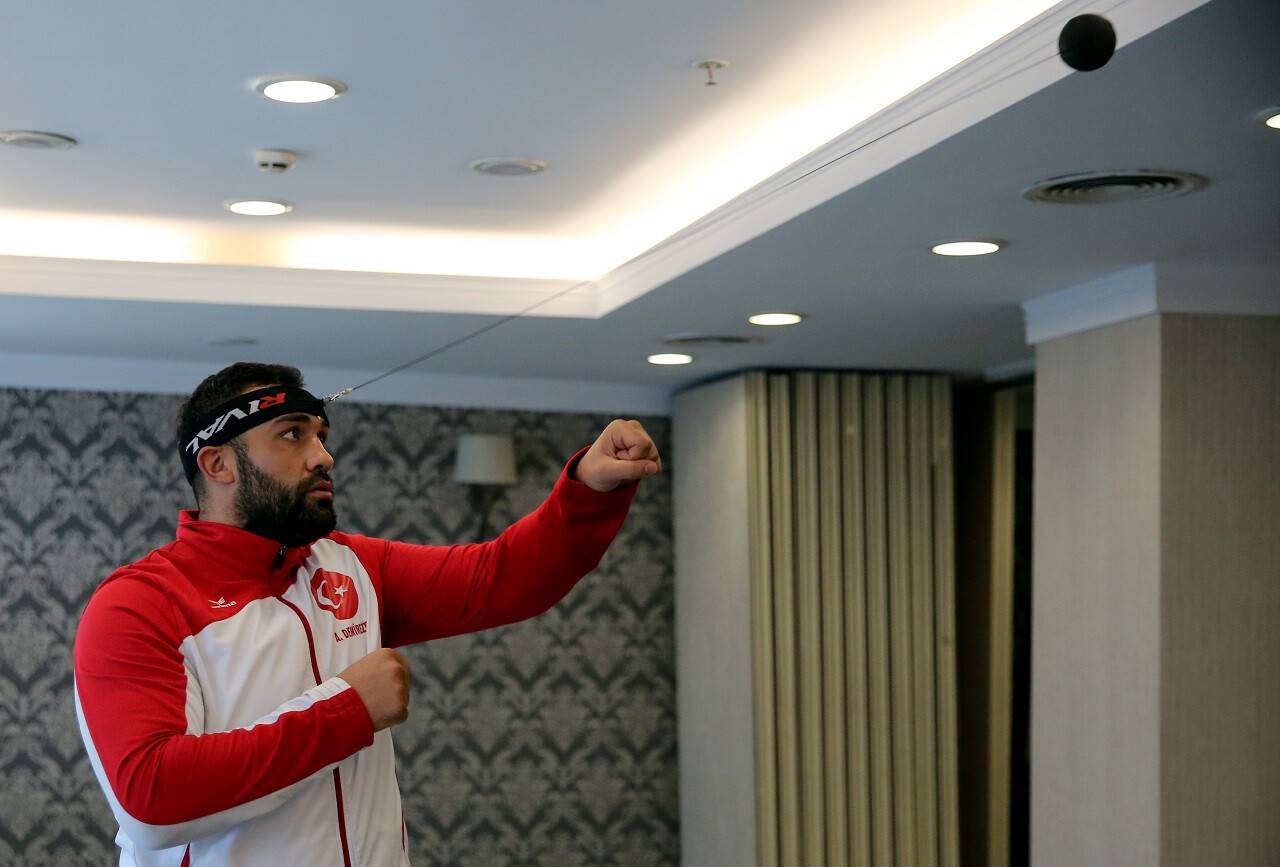aa-20220720-28457713-28457710-avrupa-sampiyonu-profesyonel-boksor-ali-eren-demirezenin-hedefi-dunya-sampiyonlugu.jpg