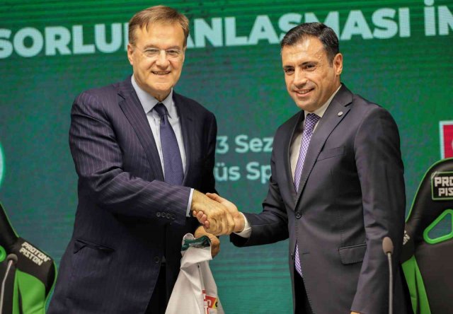 Konyaspor isim ve forma sponsoruyla sözleşme imzaladı