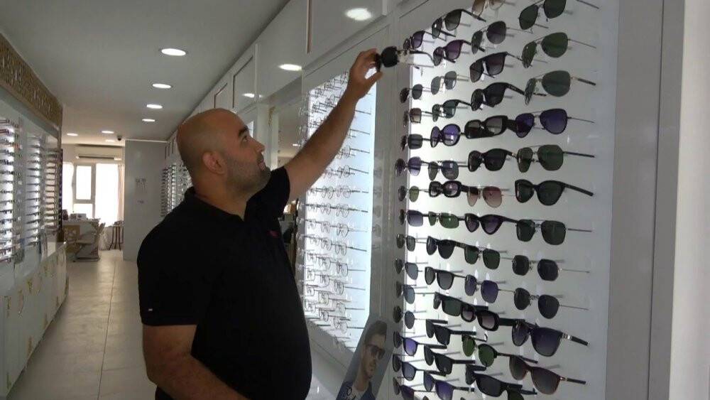 Uzman doktor uyardı: Sıcak havalar artış gösterdi, sahte gözlüklere dikkat