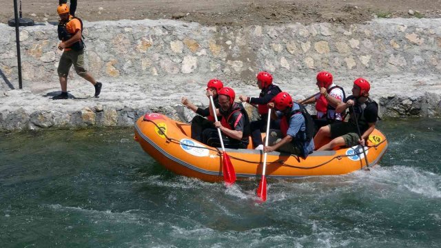 Bakan Kasapoğlu, Yozgat’ta rafting yaptı