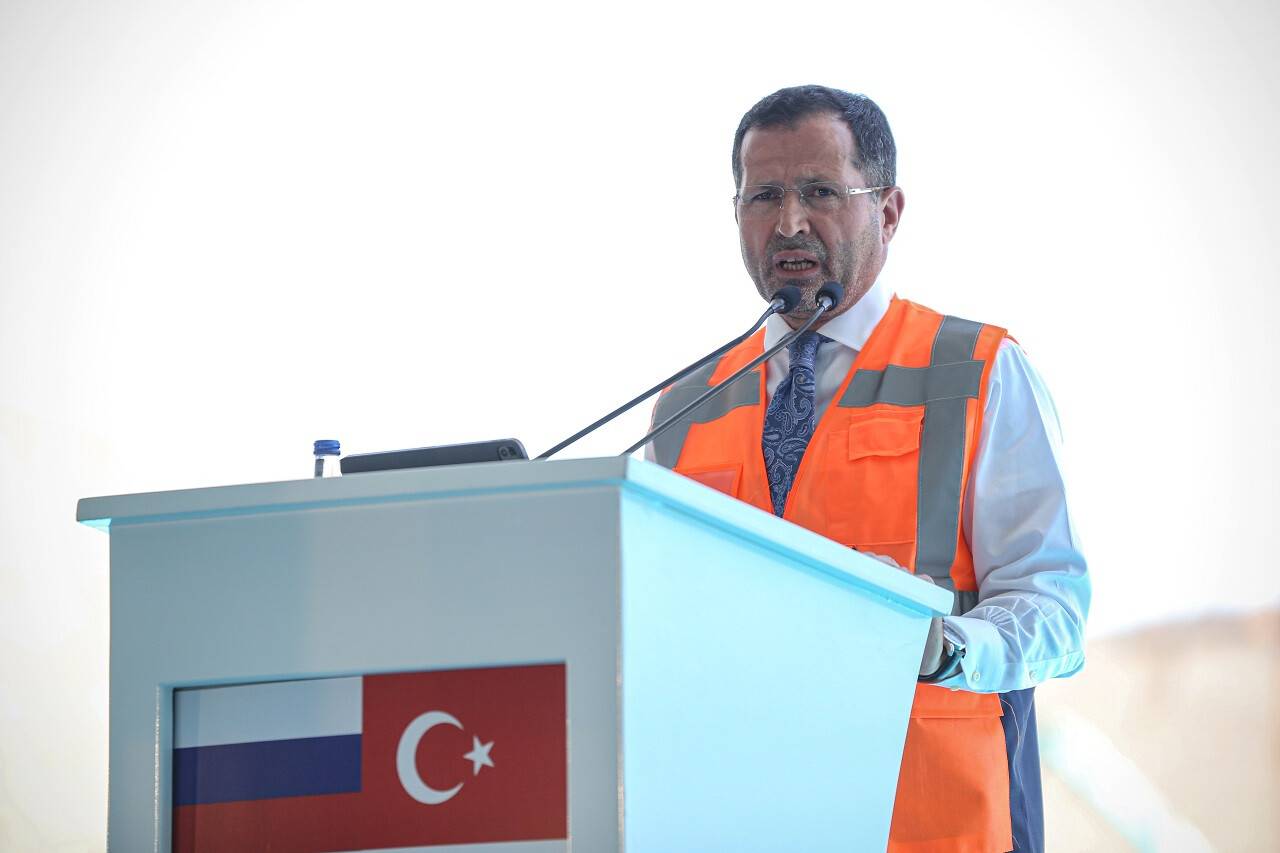 aa-20220721-28468124-28468118-akkuyu-ngsnin-dorduncu-reaktorunun-temel-atma-toreni.jpg