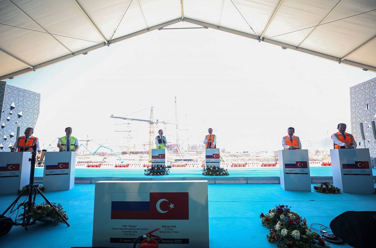 aa-20220721-28468124-28468120-akkuyu-ngsnin-dorduncu-reaktorunun-temel-atma-toreni.jpg