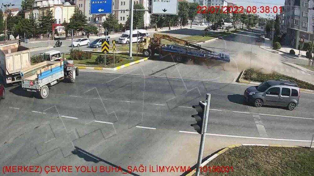 2 kişinin öldüğü feci kaza güvenlik kamerasında