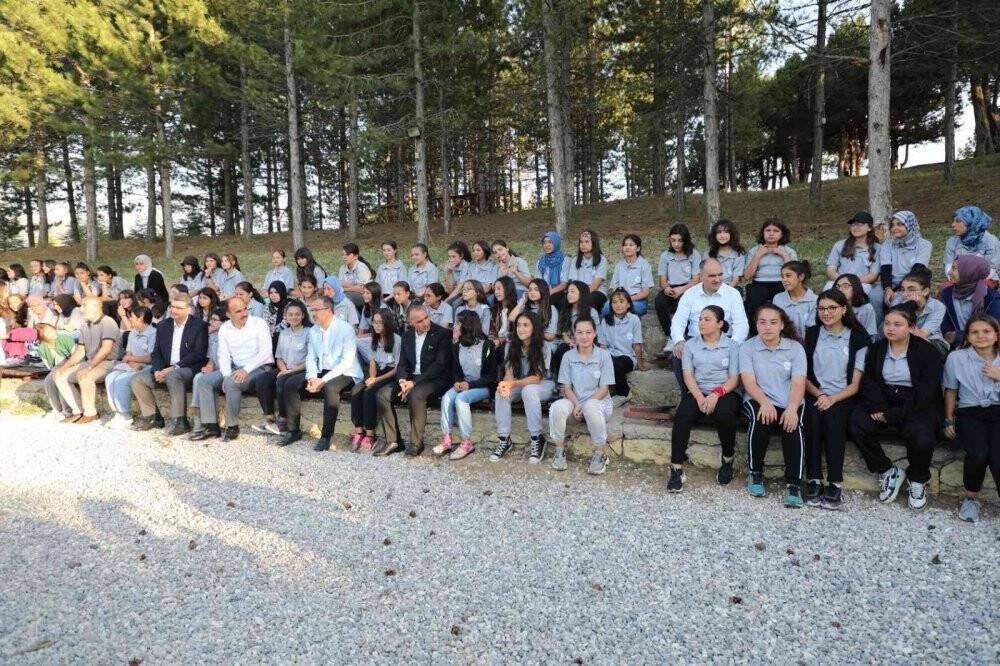 Bakan Kasapoğlu Atabey Gençlik Kampı’nda gençlerle buluştu