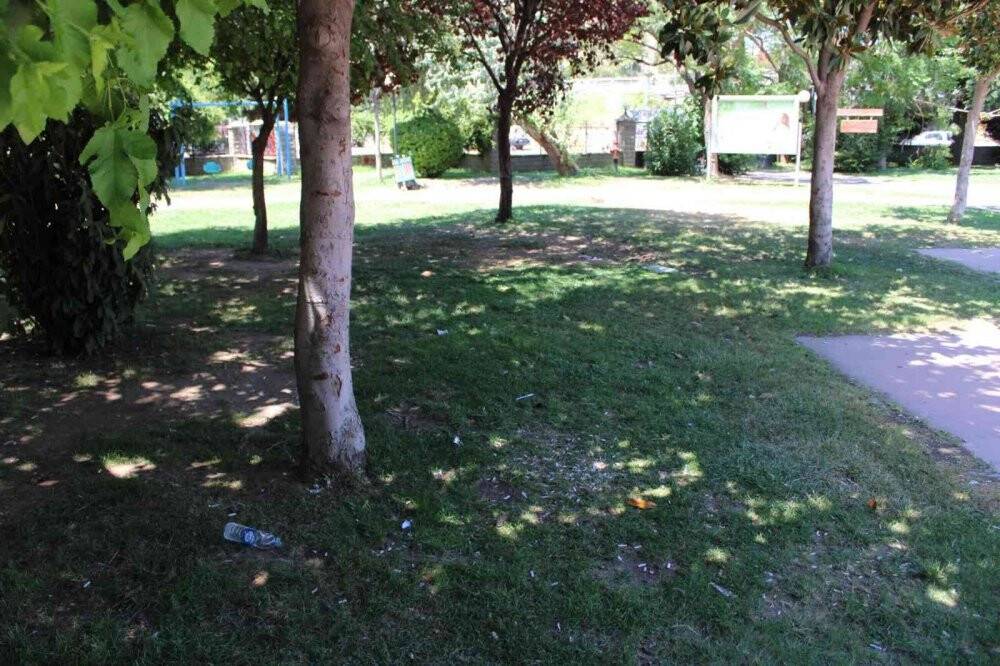 Parkta serinlediler, çöplerini geride bıraktılar