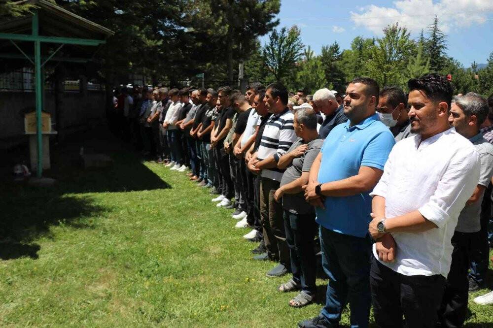 İçme suyundan zehirlenen vatandaş son yolcuğuna uğurlandı