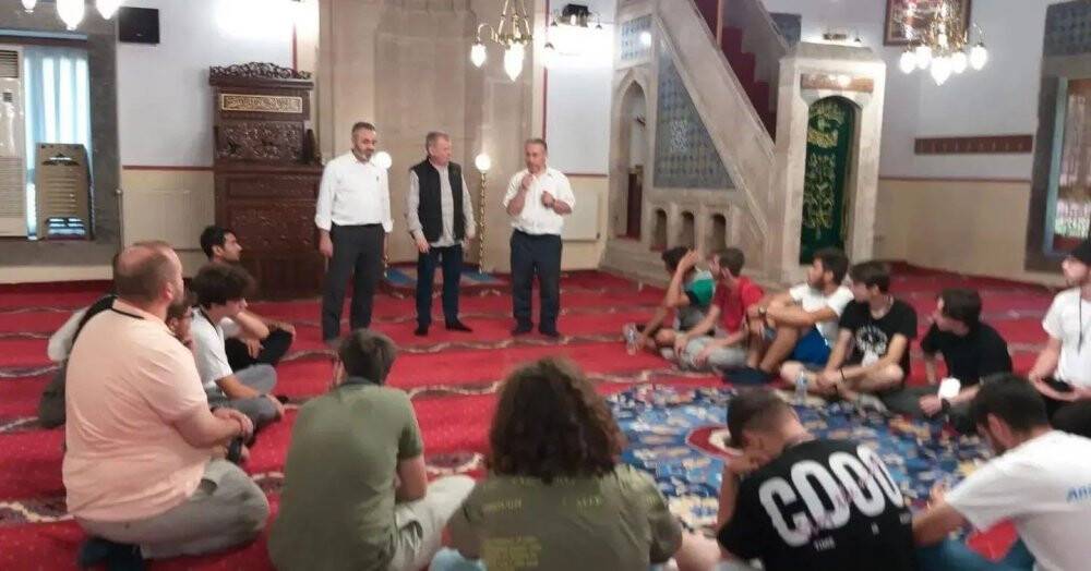 İlçenin tarihi yerlerini gezdiler