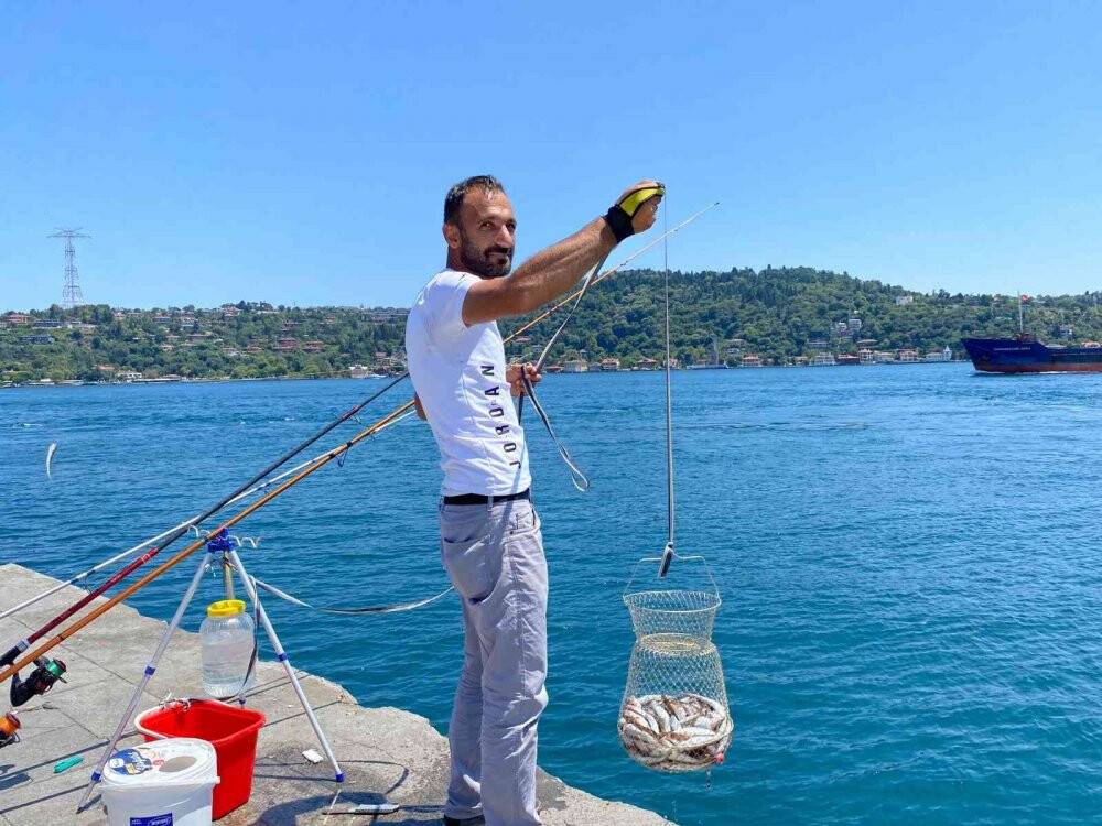 Sıcak havanın tadını sahile akın eden vatandaşlar çıkardı