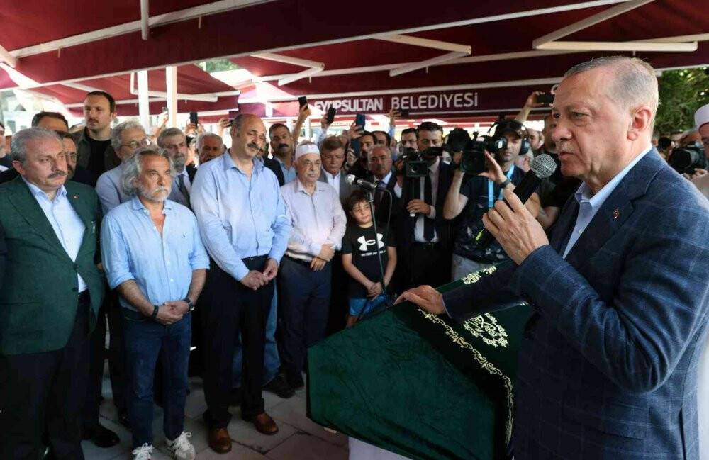 Yazar Rasim Özdenören son yolculuğuna uğurlandı