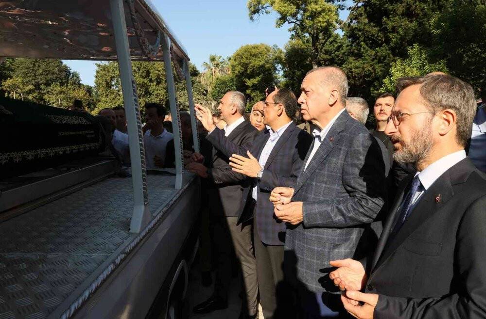 Yazar Rasim Özdenören son yolculuğuna uğurlandı