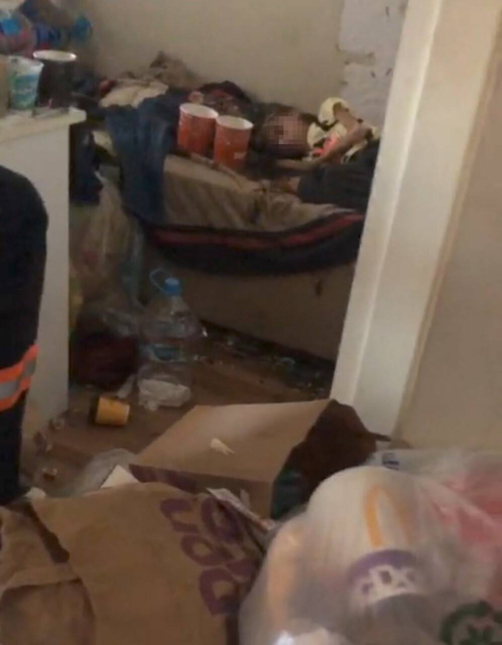 Bursa’da yeğenini çöp evde kilitli tutan teyze tutuklandı