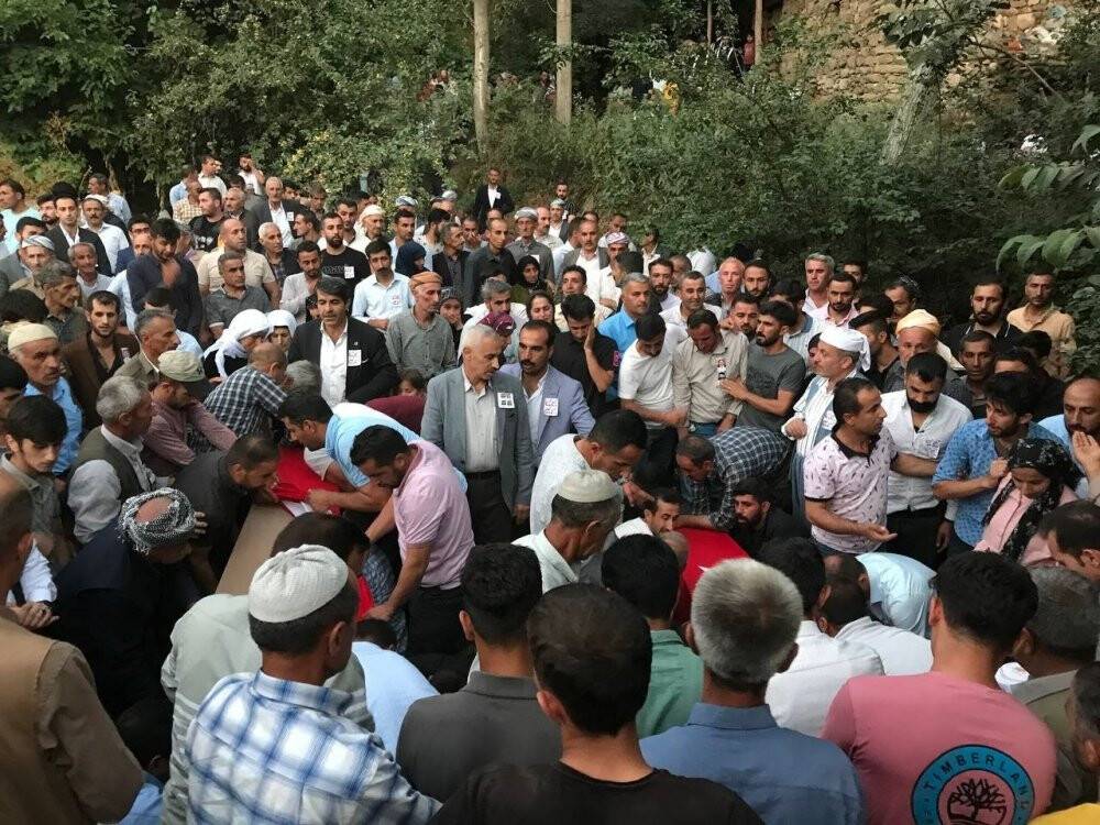 Pençe-Yıldırım Harekatı’nda şehit düşen 4 güvenlik korucusu son yolculuğuna uğurlandı