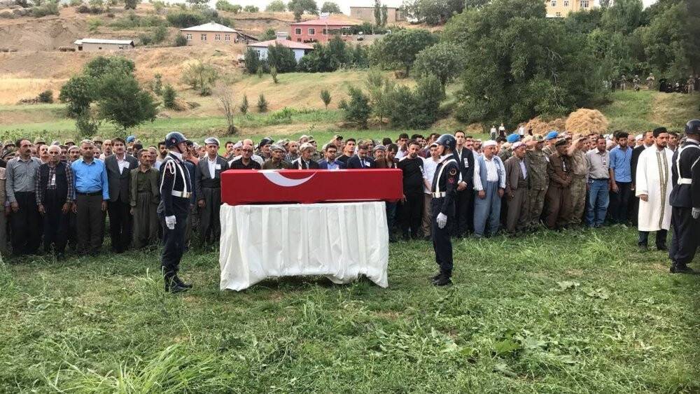 Pençe-Yıldırım Harekatı’nda şehit düşen 4 güvenlik korucusu son yolculuğuna uğurlandı