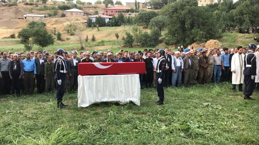 Pençe-Yıldırım Harekatı’nda şehit düşen 4 güvenlik korucusu son yolculuğuna uğurlandı
