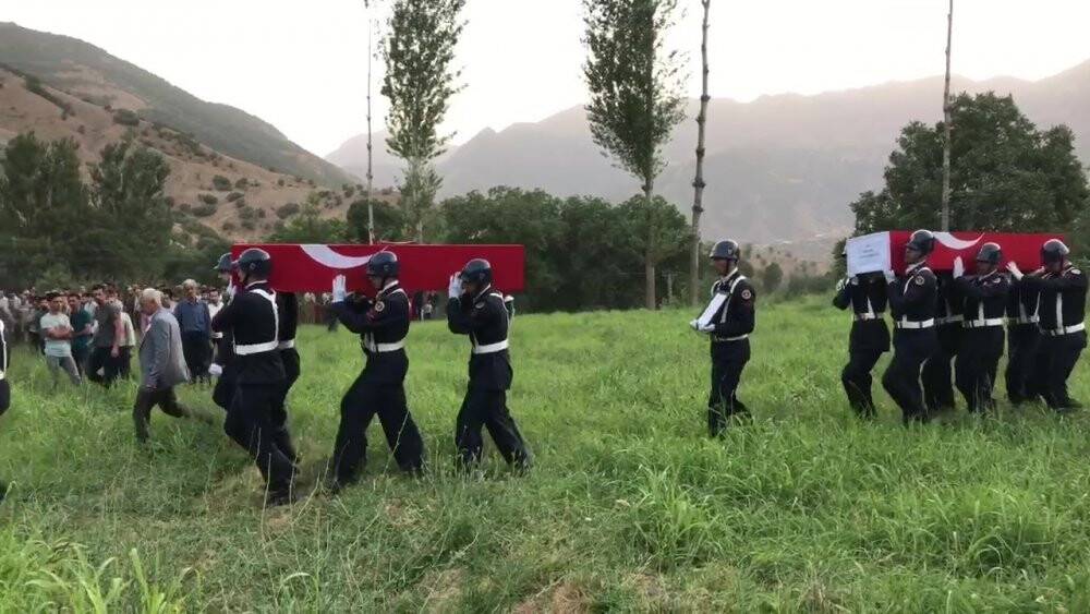 Pençe-Yıldırım Harekatı’nda şehit düşen 4 güvenlik korucusu son yolculuğuna uğurlandı