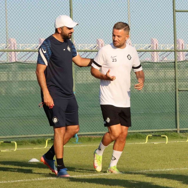 Altay’ın 32 kişilik kadroyla başladığı Afyon kampı sürüyor