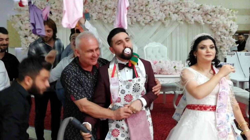 Düğünde damada şok