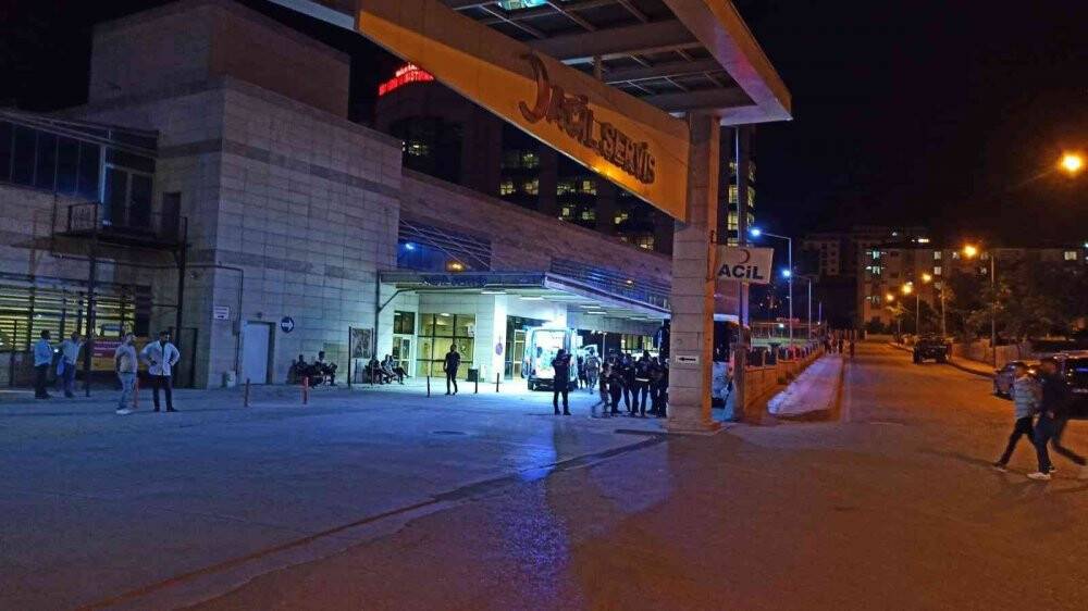 Kamyonet baraj gölüne uçtu: 3’ü çocuk 7 yaralı